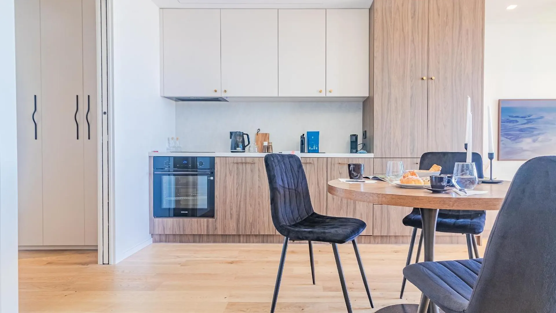 Aurora Apartment By Rent All Como 0*,